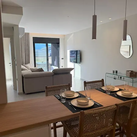 Sea View Luxury Apartamento *