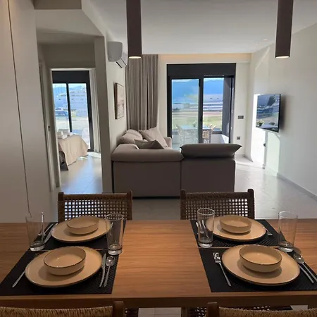 Sea View Luxury Apartment *