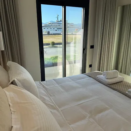 Sea View Luxury Apartment *